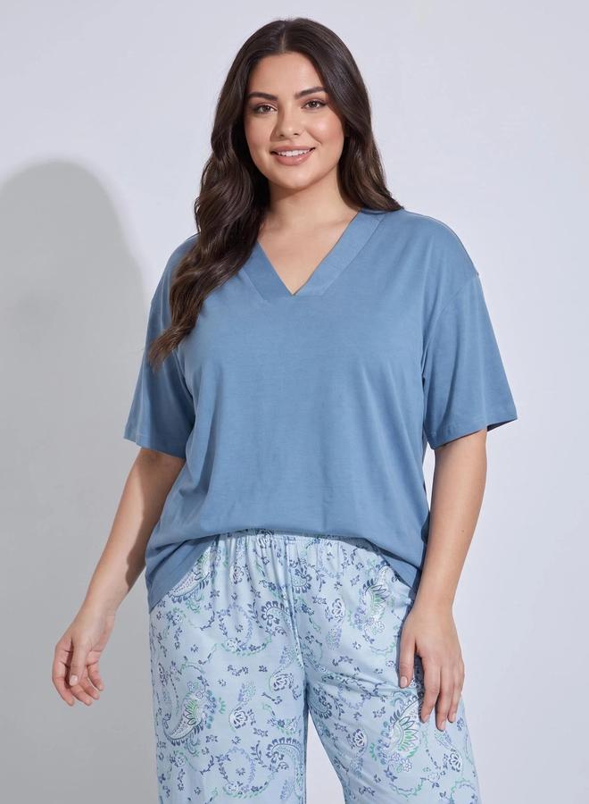 Styli Plus Size Multi-Color Solid T-Shirt and Printed Wide Leg Pants Pyjama Set - Image 2