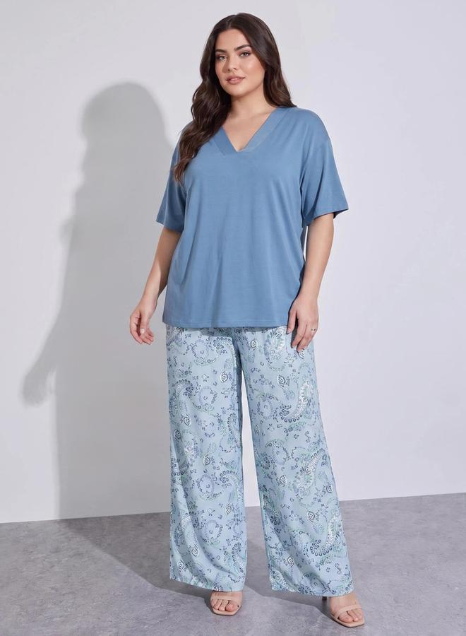 Styli Plus Size Multi-Color Solid T-Shirt and Printed Wide Leg Pants Pyjama Set - Image 1