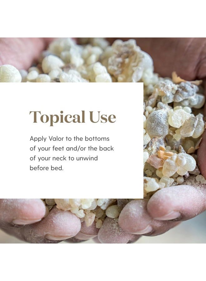 Young Living زيت فالور العطري - مزيج تمكيني مع مزيج متناغم من التنوب الأسود، تانسي الأزرق، خشب الكافور، الجيرانيوم، والبخور - زجاجة 5 مل للشجاعة والثقة - Image 4