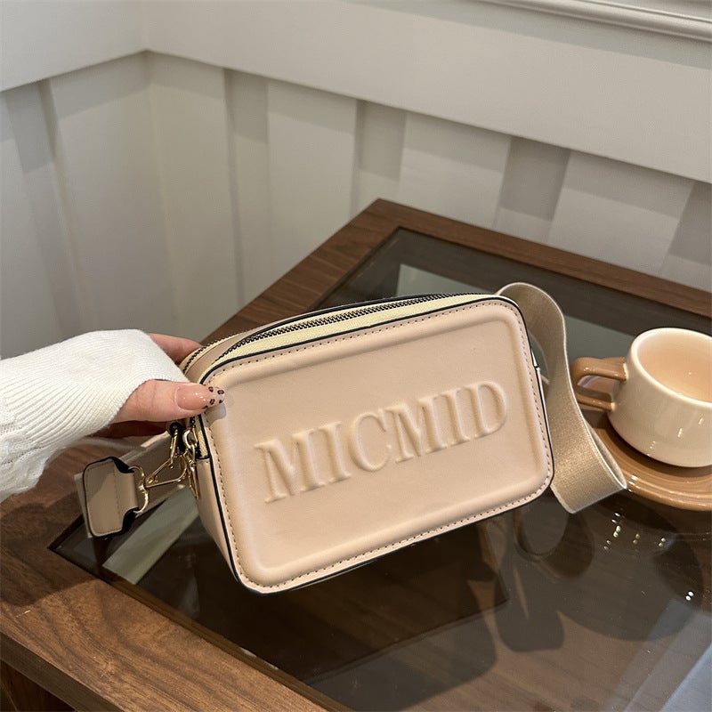 2024 South Korea New Casual Versatile Casual Commuter Messenger Bag Women'S Letter Indentation Simple Small Square Bag - Image 5