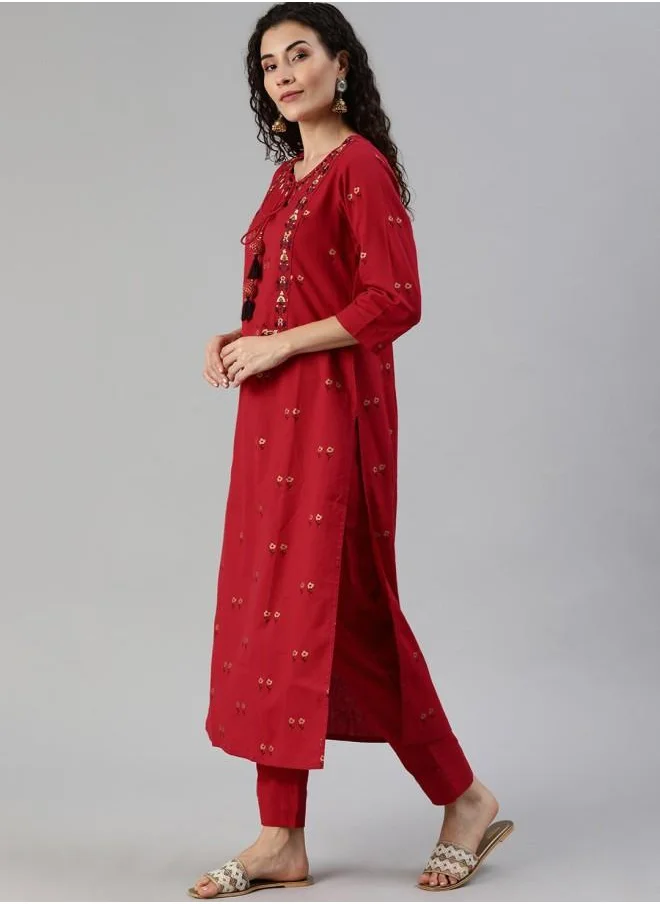آي شين Elastic Women Red Rayon Kurtis with Embroidered pattern Tunic and features a Round neckline and Three-Fourth Sleeve secured with Elastic closure and styled in Straight Fit ideal for Festive moments — crafted to elevate your special moments.