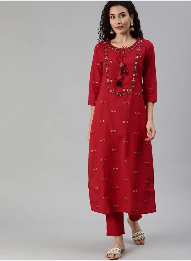 آي شين Elastic Women Red Rayon Kurtis with Embroidered pattern Tunic and features a Round neckline and Three-Fourth Sleeve secured with Elastic closure and styled in Straight Fit ideal for Festive moments — crafted to elevate your special moments.