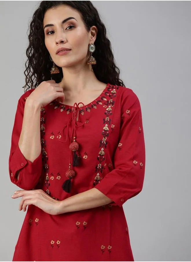 آي شين Elastic Women Red Rayon Kurtis with Embroidered pattern Tunic and features a Round neckline and Three-Fourth Sleeve secured with Elastic closure and styled in Straight Fit ideal for Festive moments — crafted to elevate your special moments.