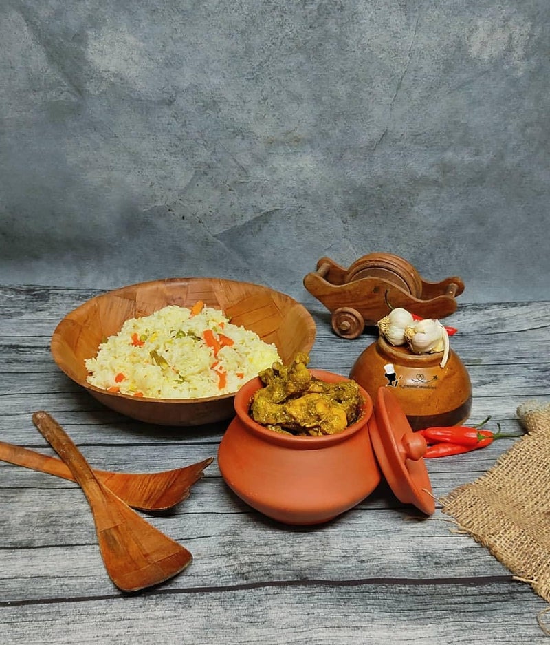 THE HANDICRAFTIAN وعاء تقديم داهي هاندي من الفخار المصنوع يدويًا من THE HANDICRAFTIAN، فخار هندي تقليدي | يعزز النكهة والملمس | قلوي طبيعي - صغير - (600 مل) - Image 5