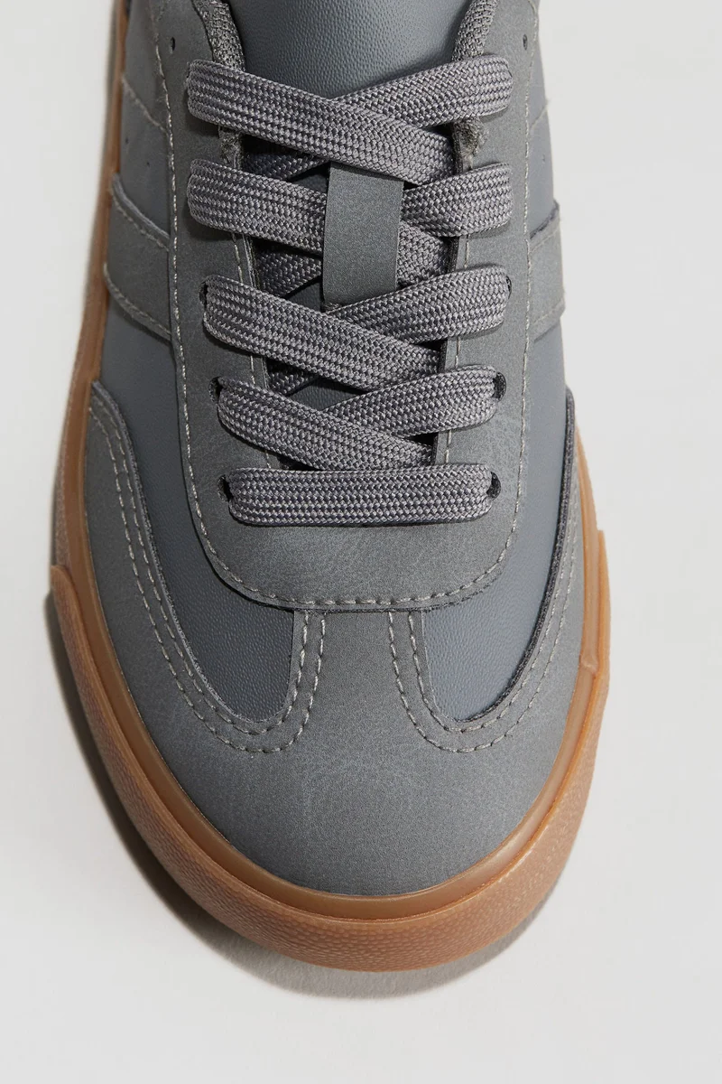 اتش اند ام Trainers