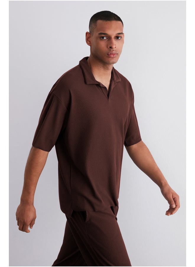 trendyol - Limited Edition Brown Oversize/Wide Texture Anti-Wrinkle Ottoman Polo Collar T-Shirt TMNSS23PO00020 - Image 1