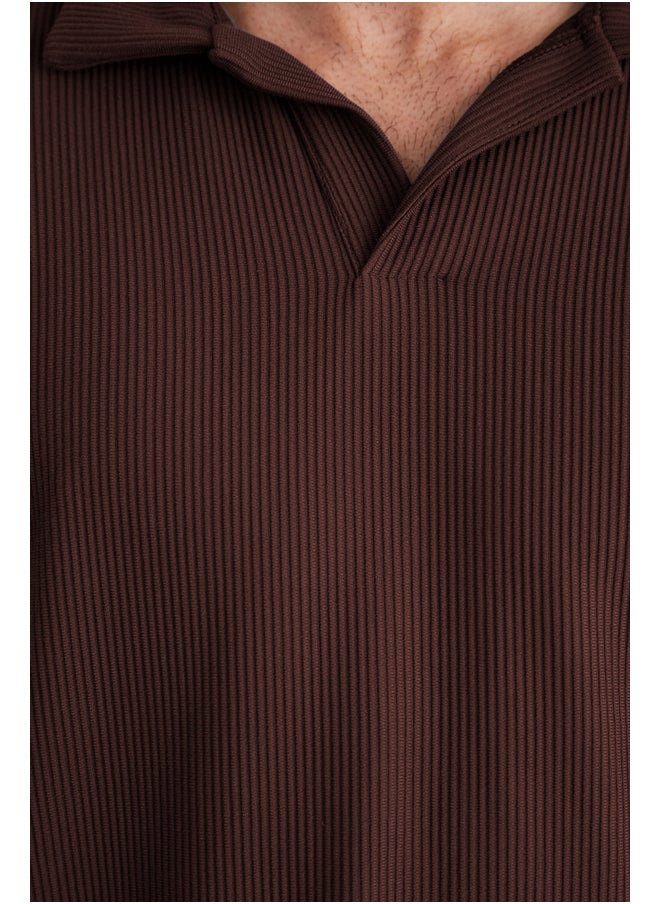 trendyol - Limited Edition Brown Oversize/Wide Texture Anti-Wrinkle Ottoman Polo Collar T-Shirt TMNSS23PO00020 - Image 1