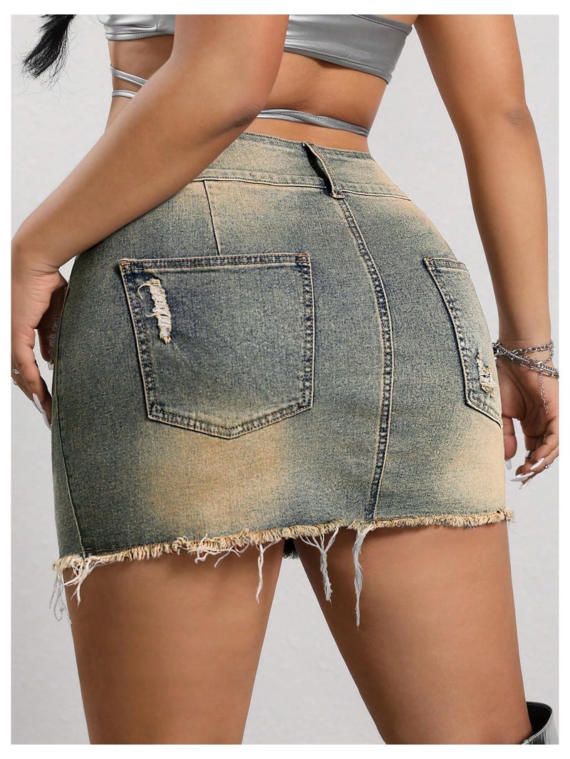 WDIRARA Women's Plus Size Distressed Denim Skirt Frayed High Waist Bodycon Mini Jean Skirts with Pockets Light Wash X-Large Plus - Image 2