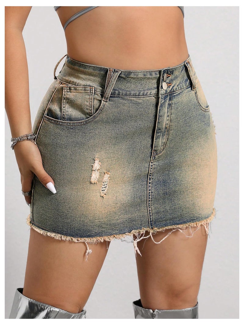 WDIRARA Women's Plus Size Distressed Denim Skirt Frayed High Waist Bodycon Mini Jean Skirts with Pockets Light Wash X-Large Plus - Image 4
