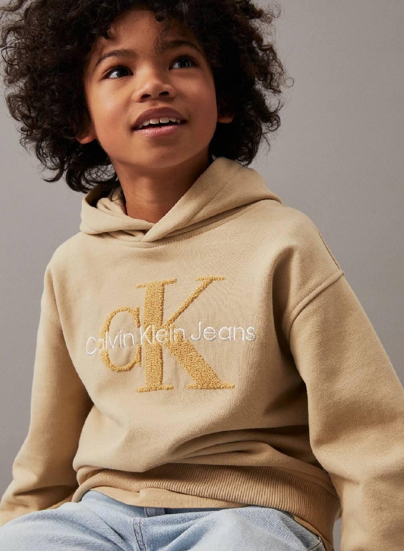 كالفن كلاين جينز هودي بقصة مريحة من قماش تيري مزين بشعار كلفن كلاين - Image 3