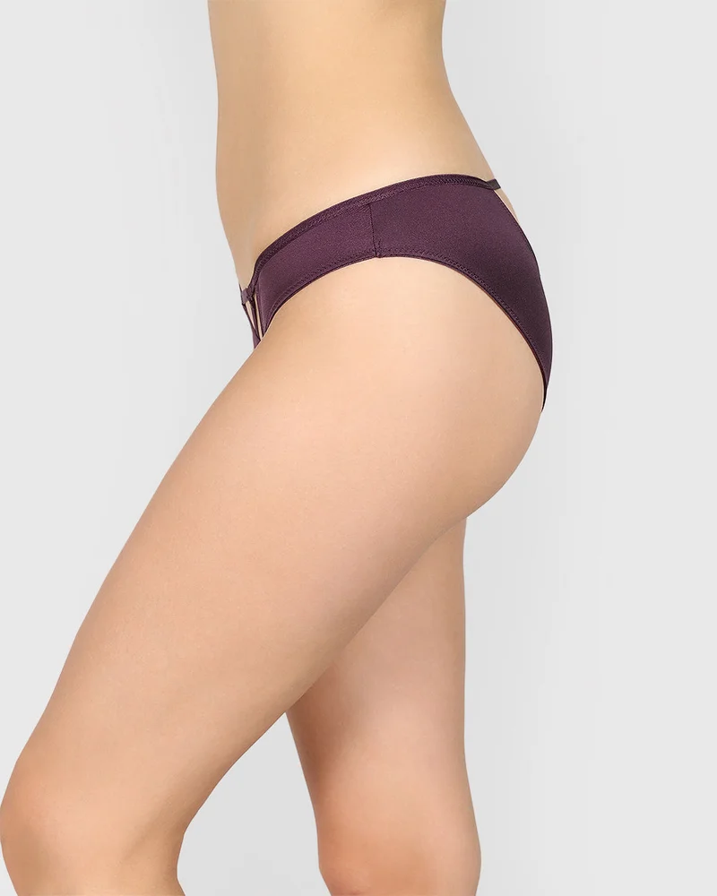 Isla & Evie Isla & Evie BLACK SATIN THONG