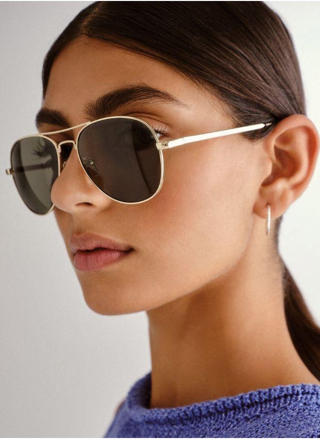 Solarized ICONIC AVIATOR Luxury Sunglasses for Men & Women – High Quality Designer Eyewear, UV Protection, Stylish Frames, Timeless Elegance, and Fashionable Eye Shades  - Image 2