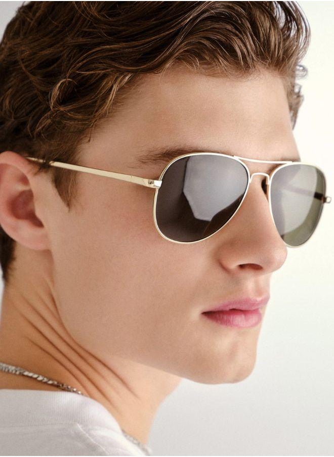 Solarized ICONIC AVIATOR Luxury Sunglasses for Men & Women – High Quality Designer Eyewear, UV Protection, Stylish Frames, Timeless Elegance, and Fashionable Eye Shades  - Image 4