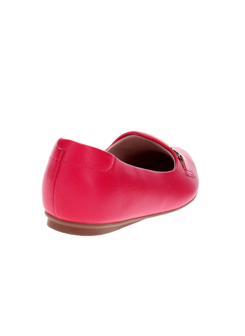 Beira Rio Red Flat Shoes for Women – Stylish & Comfortable Everyday Footwear for Women | Best Price UAE
