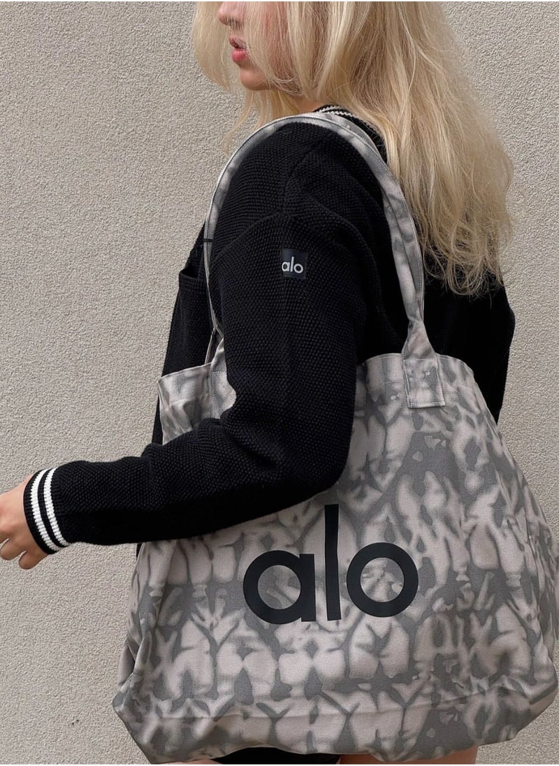 ألو يوغا - رمزية التسوق Tote - Image 1