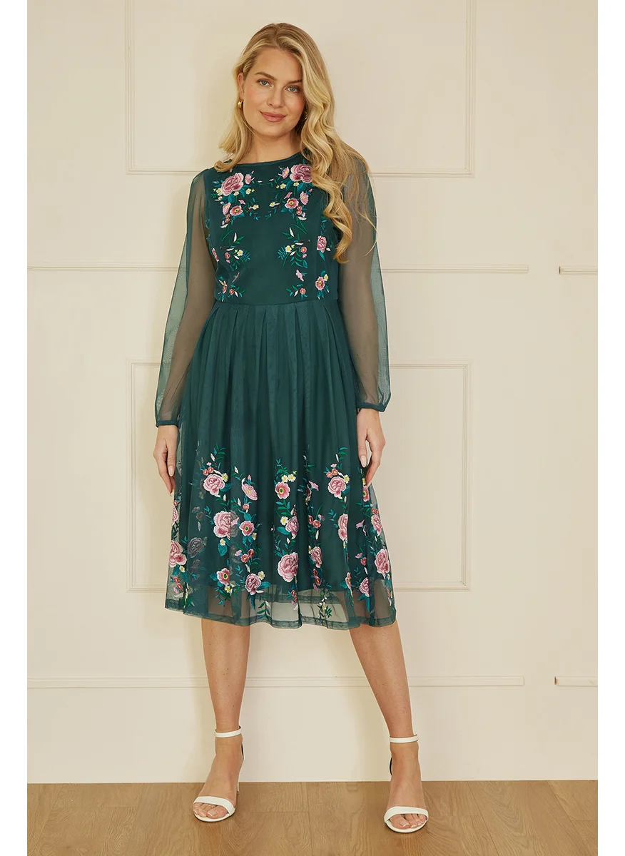 يامي Floral Embroidered Midi Dress