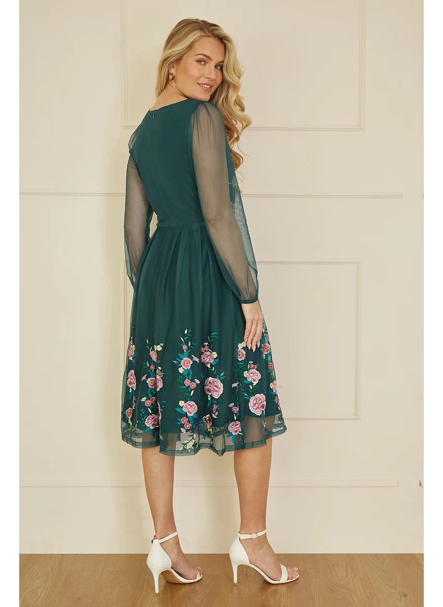يامي Floral Embroidered Midi Dress