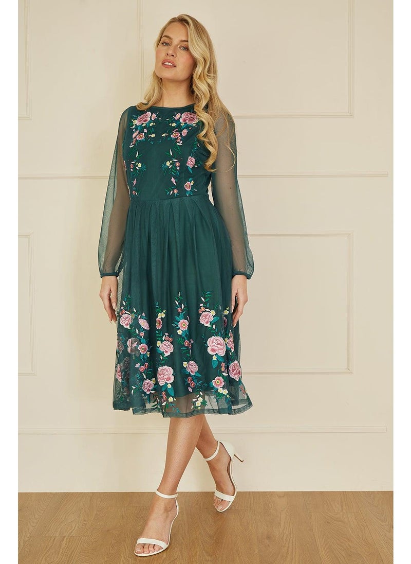 يامي فستان ميدي مطرز بالزهور - Image 1