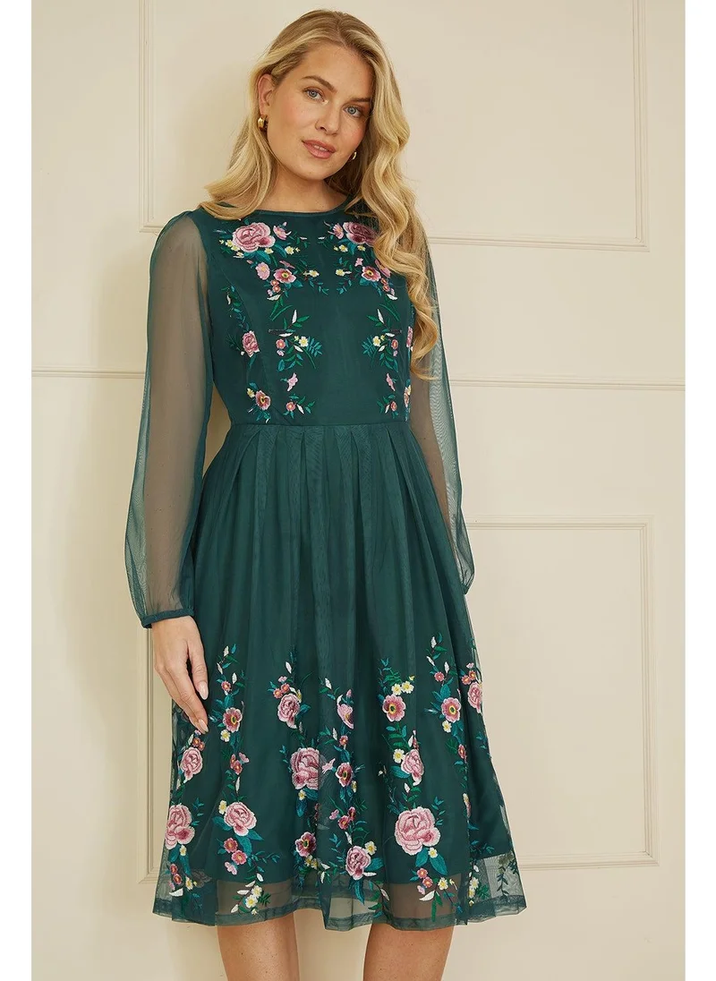 يامي Floral Embroidered Midi Dress