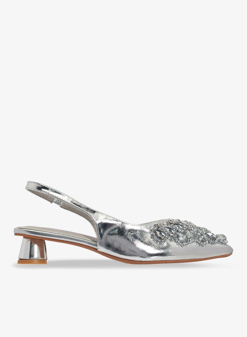 خزانة حذاء بكعب مزين بتفاصيل فضية - Image 1