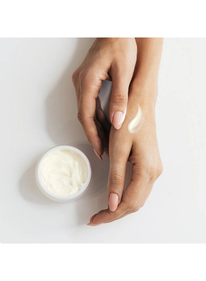 Just Herbs جل كريمي مرطب فائق الترطيب بفيتامين سي نهاري وليلي مع الأملا وجذر عرق السوس يحمي من الأشعة فوق البنفسجية ويقلل من البقع الداكنة 50 جم - Image 3