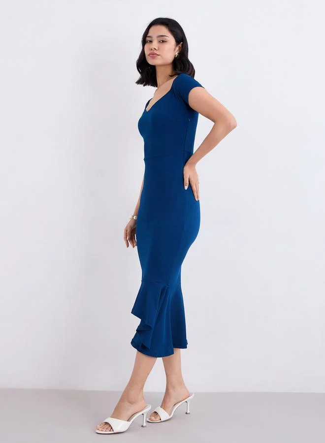 Styli Styli Blue Sweetheart Neck Bodycon Midi Dress