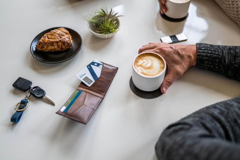 AliveCor جهاز كارديا موبايل بحجم محفظة - جهاز تخطيط القلب الشخصي - سجل تخطيط القلب أحادي القطب أثناء التنقل واكتشف ضربات القلب غير المنتظمة - من أليفكور - Image 3