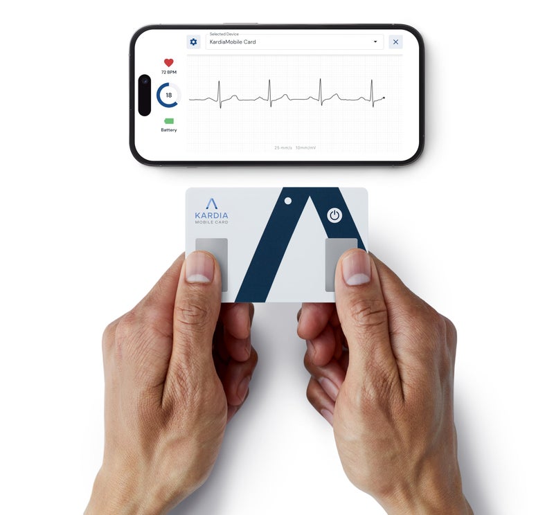 AliveCor جهاز كارديا موبايل بحجم محفظة - جهاز تخطيط القلب الشخصي - سجل تخطيط القلب أحادي القطب أثناء التنقل واكتشف ضربات القلب غير المنتظمة - من أليفكور - Image 2