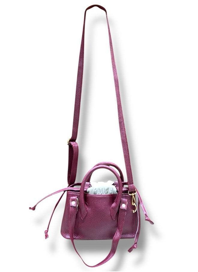 Generic - Elegant and Practical Crossbody Bag in a Unique Burgundy Color - Image 1