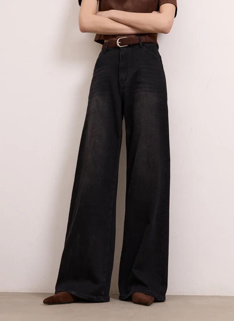 Flared mid-rise jeans
