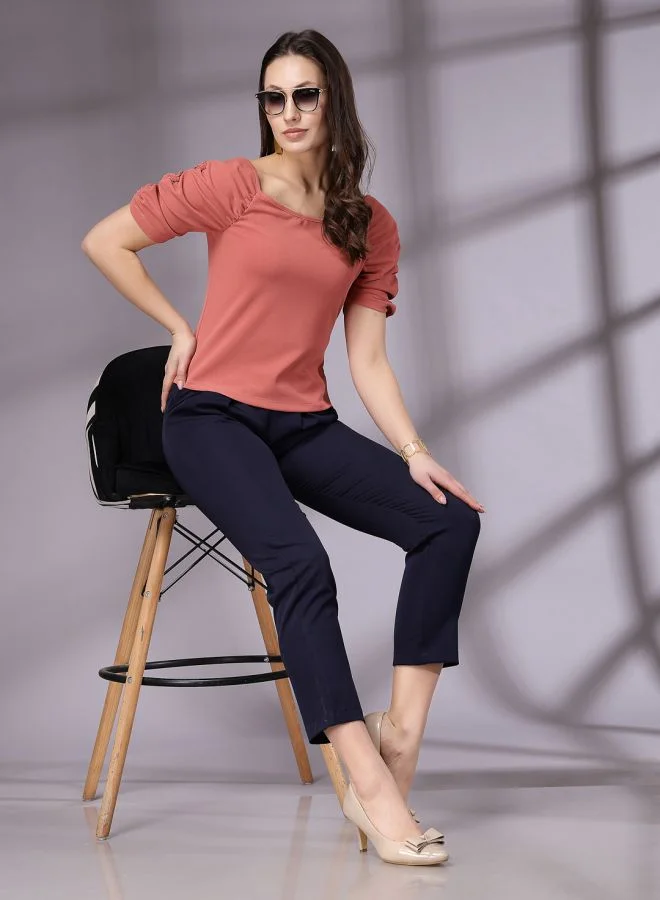 مرفوعة Women Regular Fit Solid Mid-Rise Pleated Pants