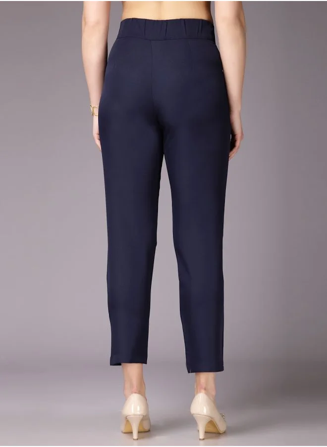 مرفوعة Women Regular Fit Solid Mid-Rise Pleated Pants