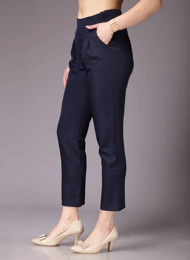 مرفوعة Women Regular Fit Solid Mid-Rise Pleated Pants