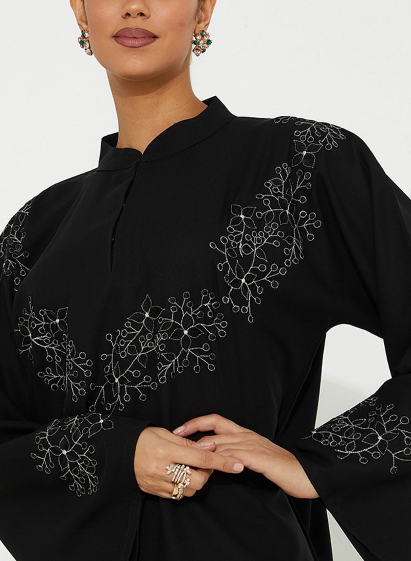 روزيت عباية عباءة سوداء مغلقة بتصميم بسيط من الخيط الفضي - Image 2