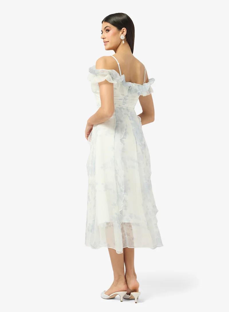 ايلا فستان مطبوع بالزهور بكتف مكشوف