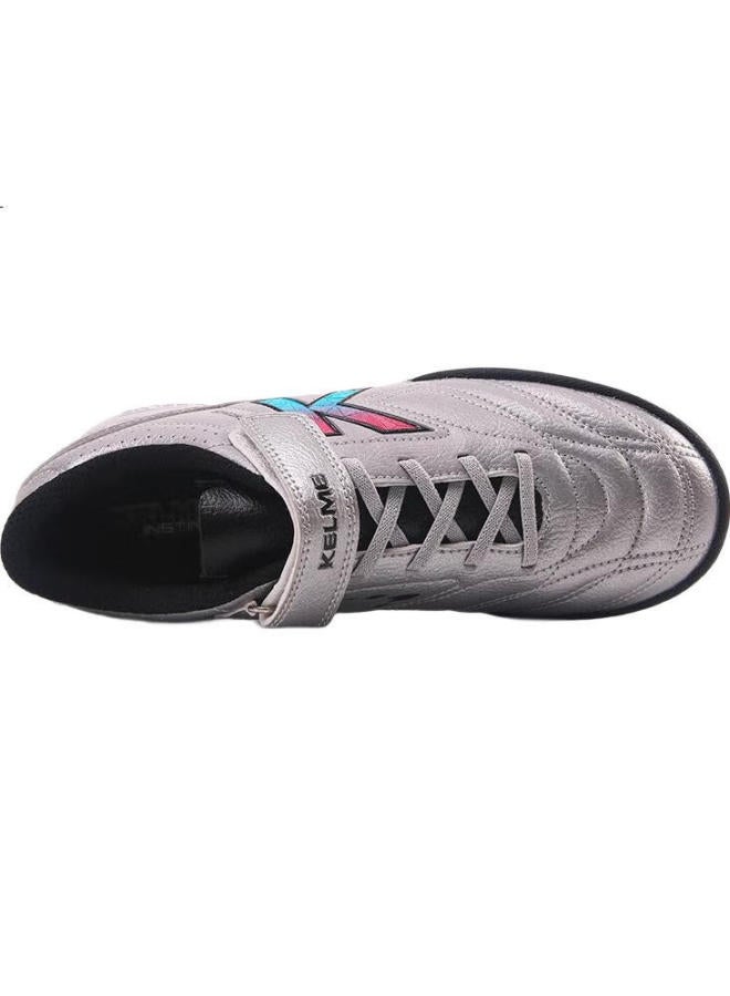 KELME أحذية كرة القدم للشباب على العشب الصناعي، أحذية كرة القدم غير قابلة للانزلاق ومقاومة للاهتراء للطلاب، فضي، مقاس 39 - Image 3