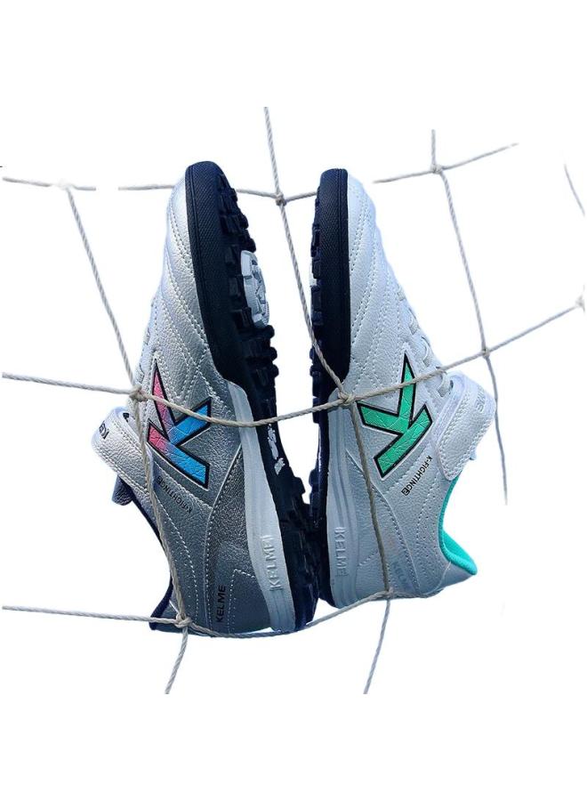 KELME أحذية كرة القدم للشباب على العشب الصناعي، أحذية كرة القدم غير قابلة للانزلاق ومقاومة للاهتراء للطلاب، فضي، مقاس 39 - Image 1