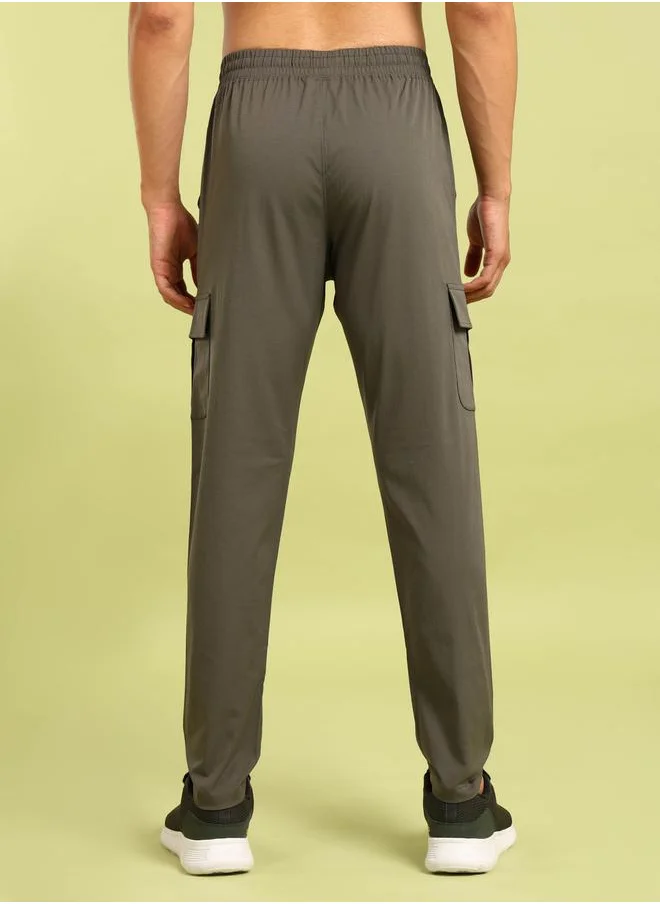 تكنوسبورت Men Solid Relaxed Fit Cargo Pants with TS FLEXI by Styli