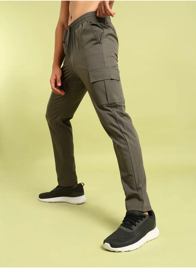 تكنوسبورت Men Solid Relaxed Fit Cargo Pants with TS FLEXI by Styli