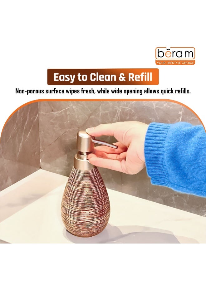 بيرام مجموعة برام المكونة من 5 قطع من إكسسوارات الحمام السيراميكية ذات الملمس البني تشمل موزع الصابون وحامل فرشاة الأسنان والأكواب وصحن الصابون بتصميم بيضاوي مصنوع يدوياً للاستخدام على سطح المنضدة في المنزل (موزع سائل) - Image 5