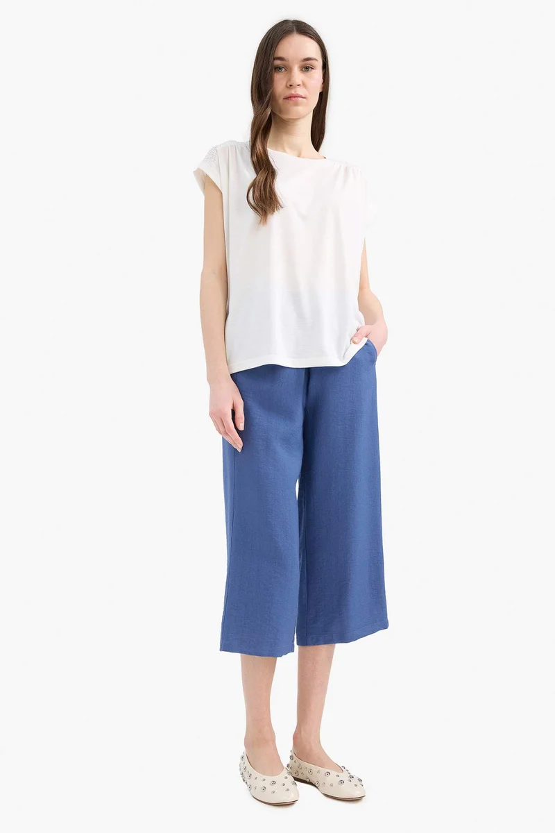 ديفاكتو Traditional Crew Neck Short Sleeve T-shirt