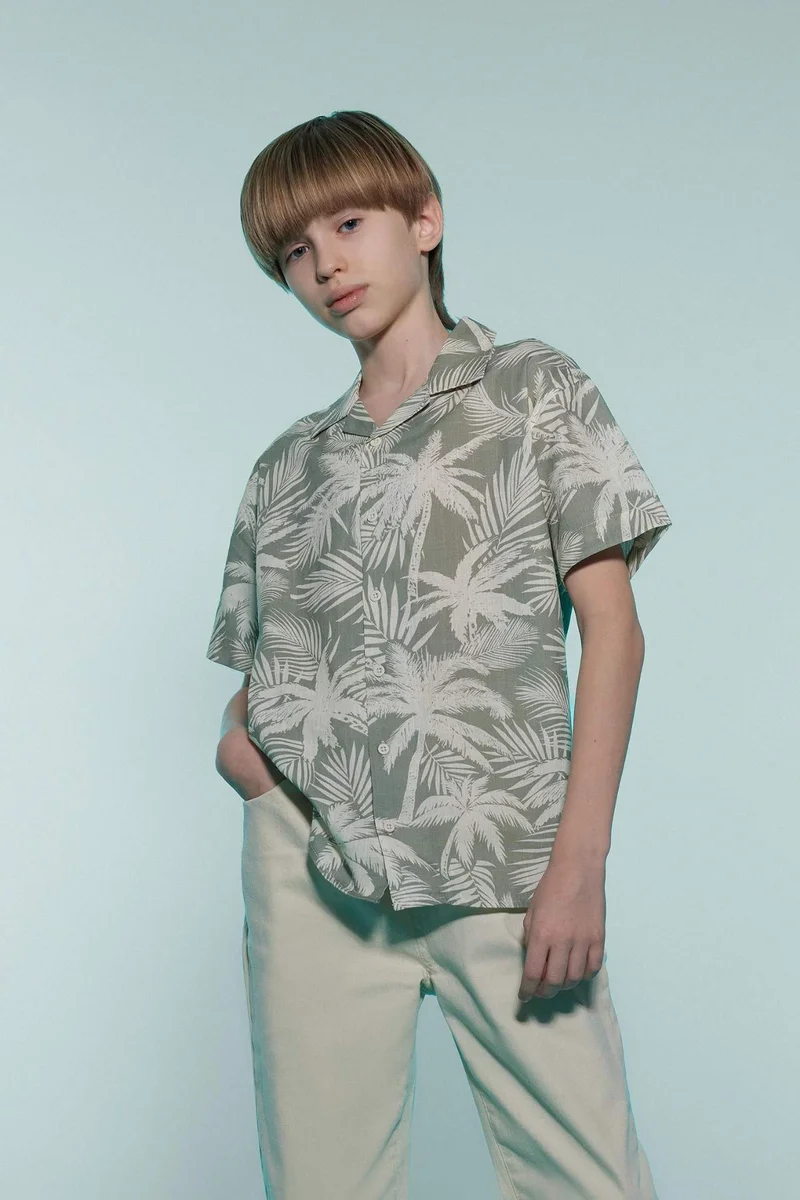 ديفاكتو Boy Oversize Polo Neck Palm Patterned Shirt