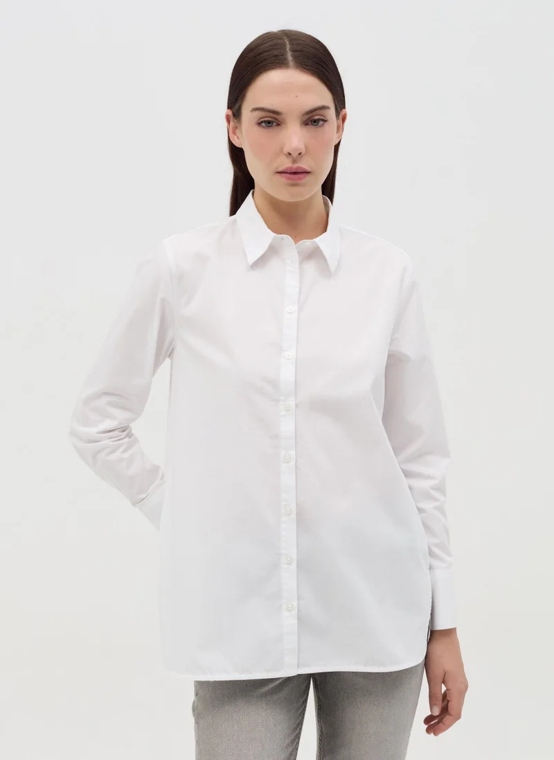 او في اس Off White