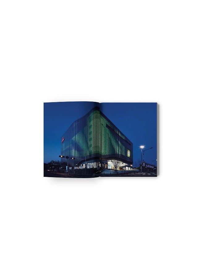 Beyond the Envelope: Twenty-one Pioneering Architectural Projects from the Early Twenty-first Century Twenty-one Interviews with Their Architects  - Image 2