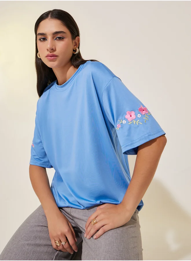تايك تو Take Two Round Neck Short Sleeve Embroidered T-Shirt