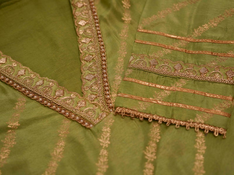 Kaari Women's Embroidered Kurti Set with Dupatta | Ethnic Suits with Embellished Dupatta | Everyday and Festive Kurti Set for Women|Green|M - Image 4