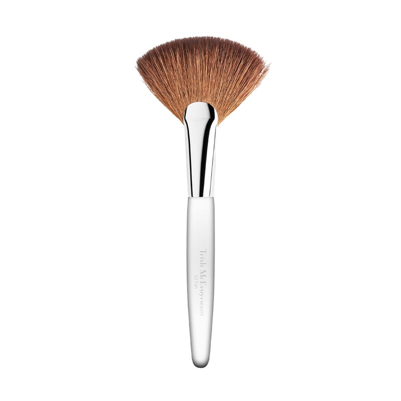 Trish McEvoy Brush 62 Fan Brush - Image 1