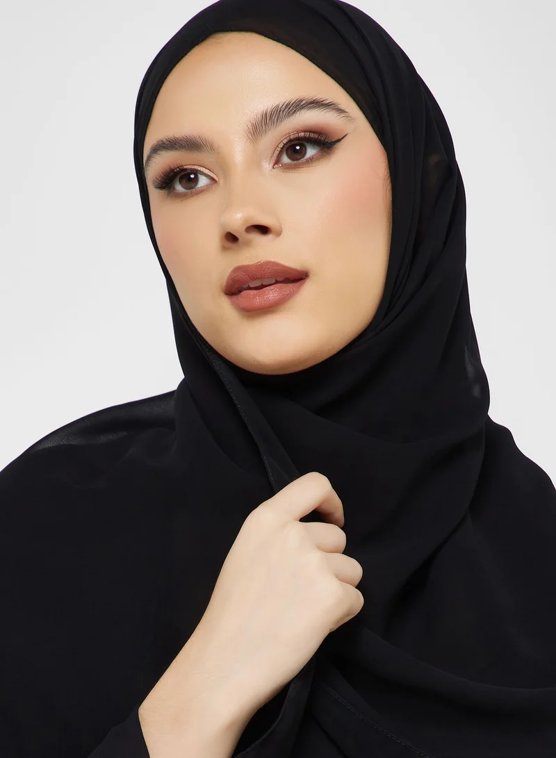 hayas closet V-Neck Embroidered Abaya