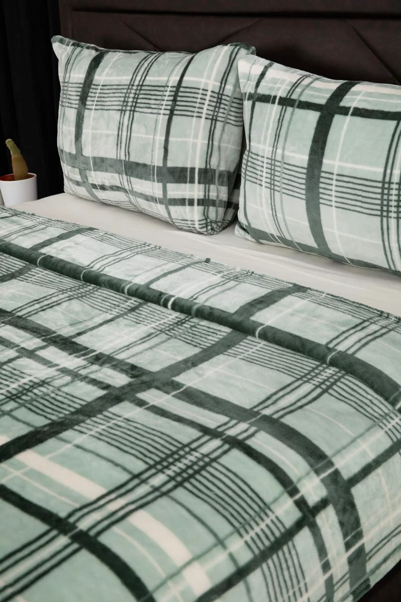 فافورا 3 Piece Woolly Double Blanket Bedspread Set - Green