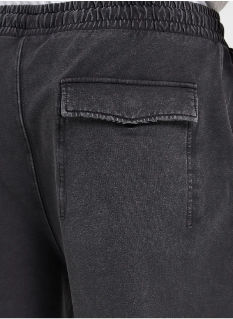 GUESS Drawstring Detailed Cuffed Sweatpants